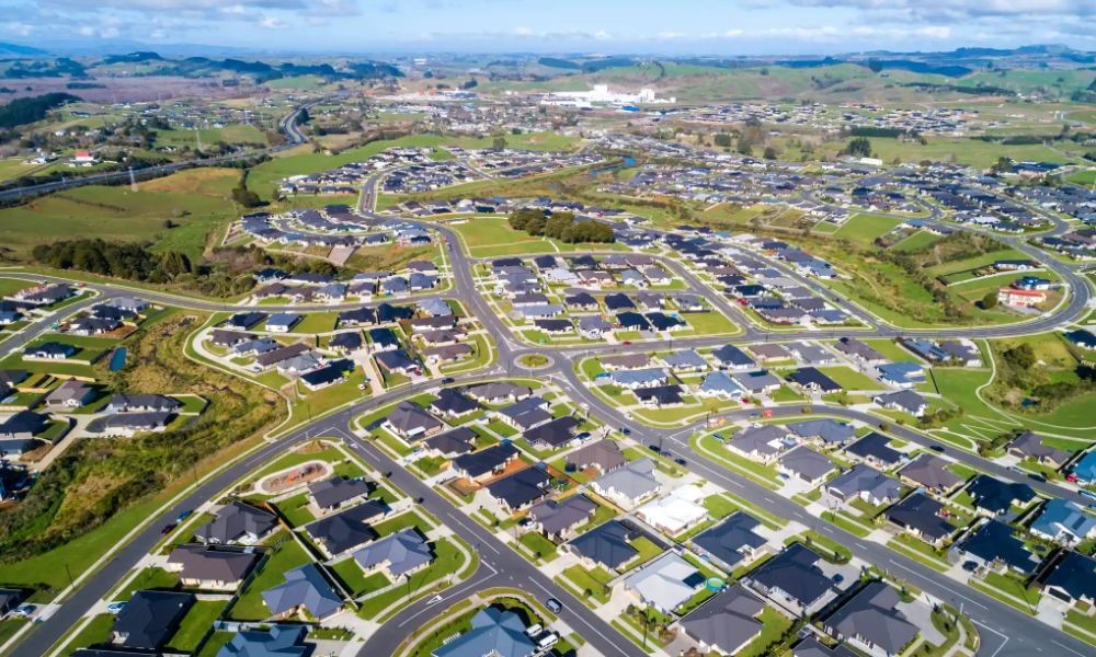 Read more about the article New Zealand Housing Market Slips in August as Buyers Stay Cautious